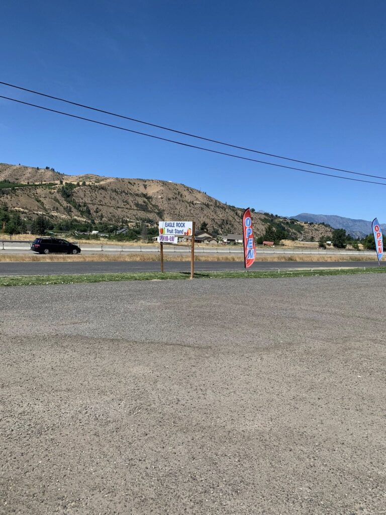 Eagle Rock Fruit Stand in Cashmere