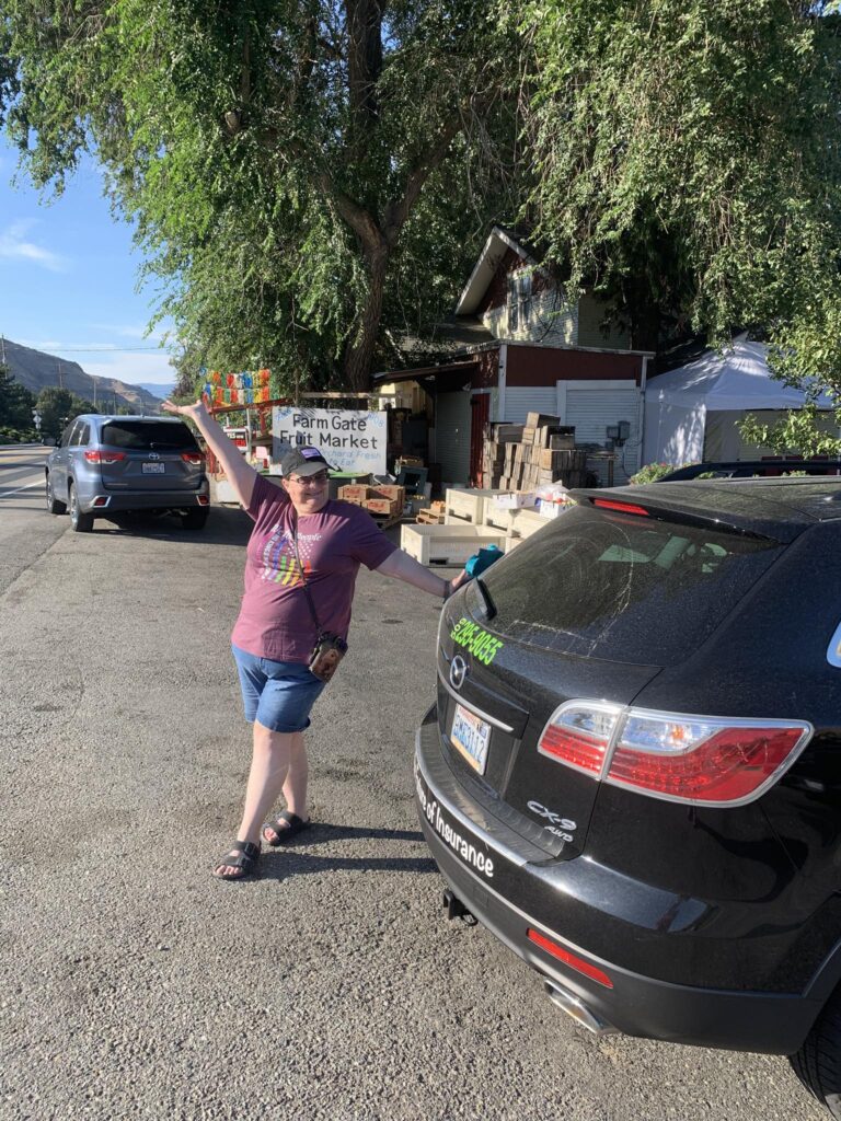 Feil Pioneer Fruit Stand in East Wenatchee with Suzie from Wenatchee Insurance